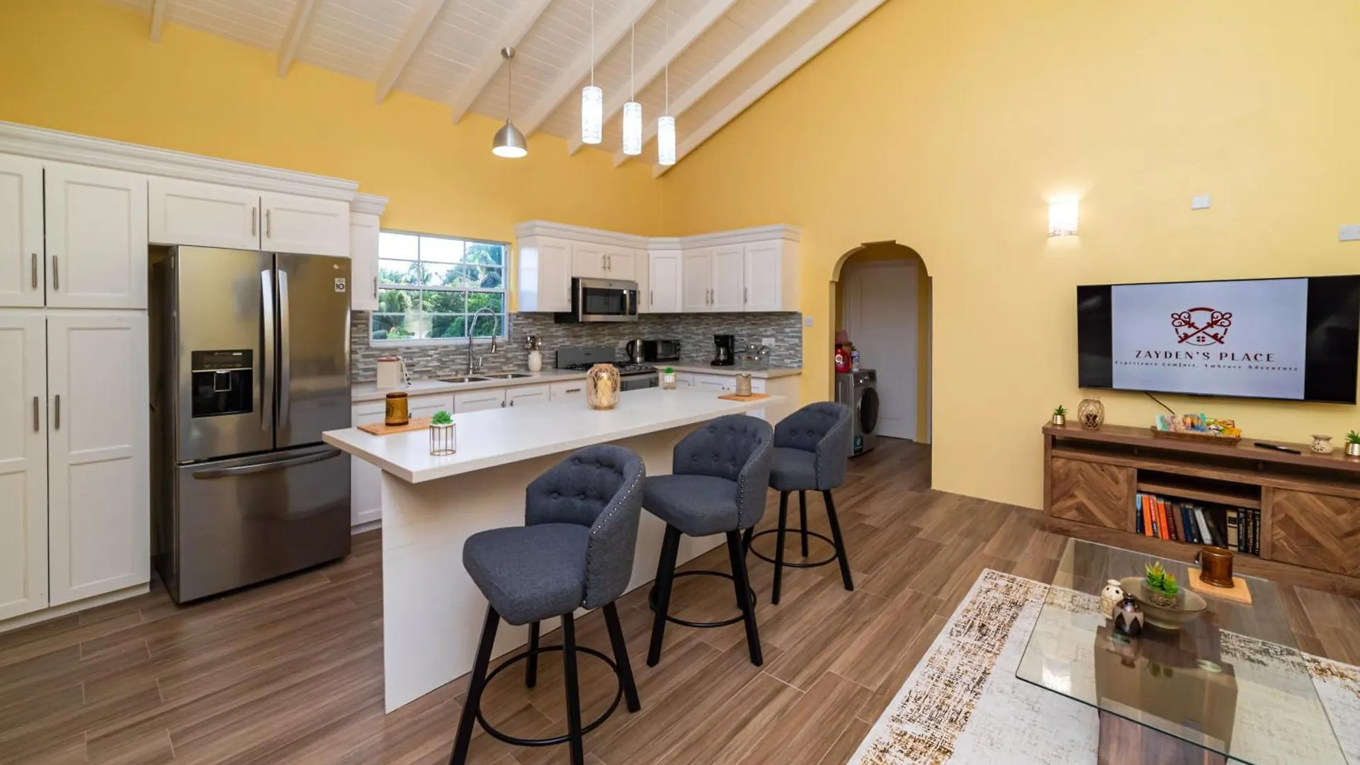 Zaydens Place Grand Anse Apartment